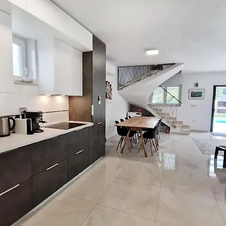 Holiday home In Murine Mit Privatem Pool