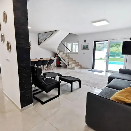 In Murine Mit Privatem Pool Vikendica Umag